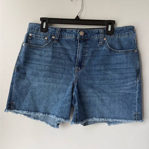 Seven7 Pants - Women's Seven7 Weekend Short - Size 10